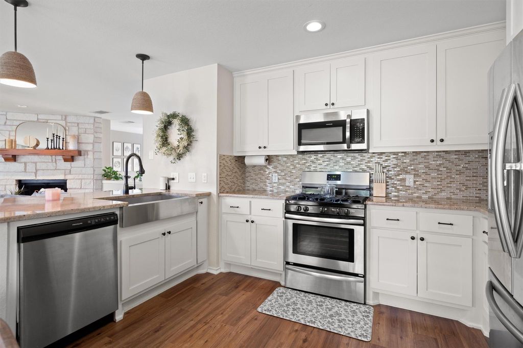 1308 Honeysuckle LN, Pflugerville, TX 78660