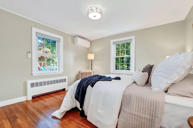 8 Sunnyfield Road, Bedford, MA 01730