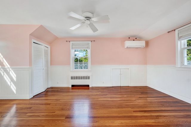 8 Sunnyfield Road, Bedford, MA 01730