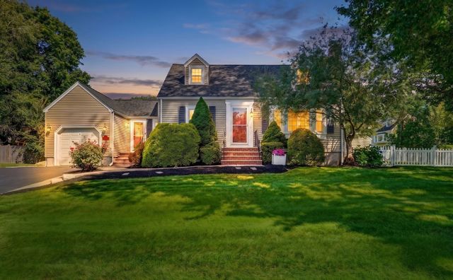 8 Sunnyfield Road, Bedford, MA 01730