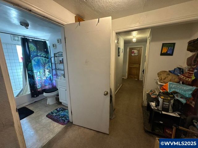 4220 Sunnyview Rd NE, Salem, OR 97305