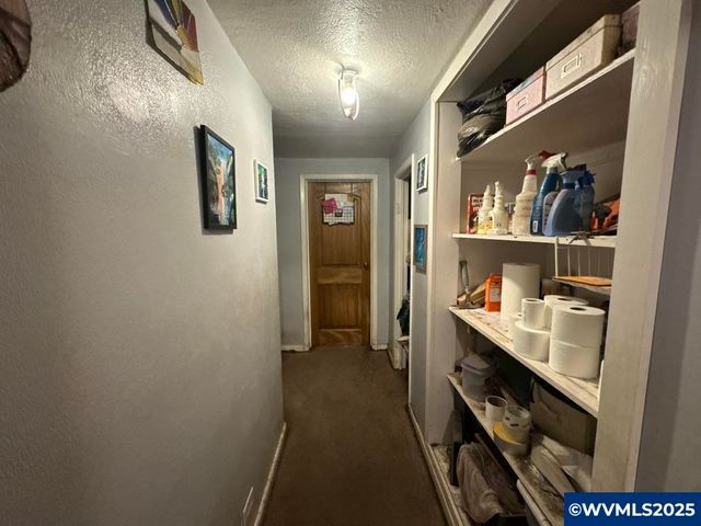 4220 Sunnyview Rd NE, Salem, OR 97305