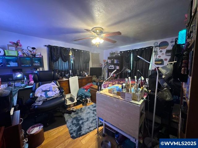 4220 Sunnyview Rd NE, Salem, OR 97305