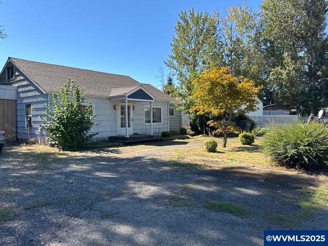 4220 Sunnyview Rd NE, Salem, OR 97305