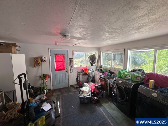 4220 Sunnyview Rd NE, Salem, OR 97305