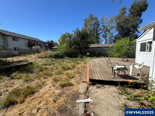 4220 Sunnyview Rd NE, Salem, OR 97305