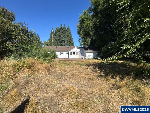 4220 Sunnyview Rd NE, Salem, OR 97305