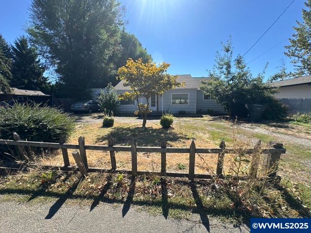 4220 Sunnyview Rd NE, Salem, OR 97305