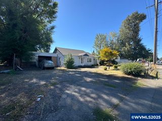 4220 Sunnyview Rd NE, Salem, OR 97305