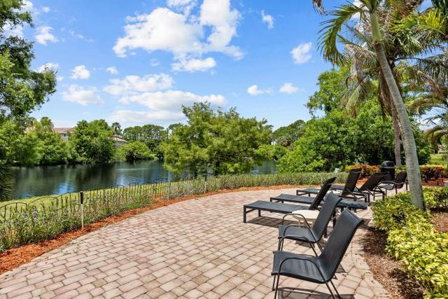 3721 NW Mediterranean Lane 8-304, Jensen Beach, FL 34957