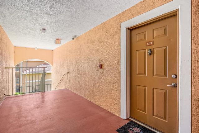 3721 NW Mediterranean Lane 8-304, Jensen Beach, FL 34957