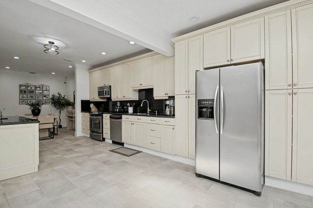 6744 Via Regina, Boca Raton, FL 33433
