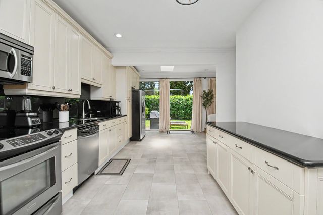 6744 Via Regina, Boca Raton, FL 33433