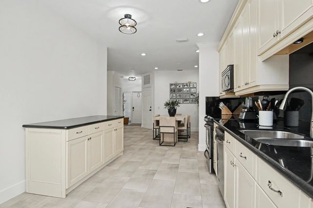 6744 Via Regina, Boca Raton, FL 33433