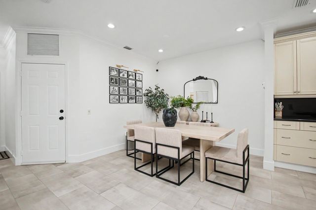 6744 Via Regina, Boca Raton, FL 33433