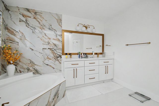 6744 Via Regina, Boca Raton, FL 33433