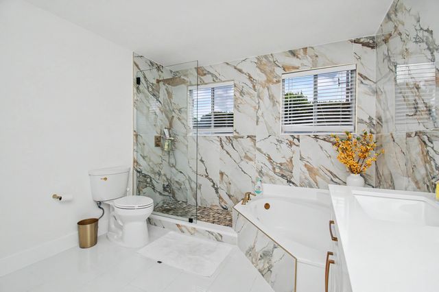 6744 Via Regina, Boca Raton, FL 33433