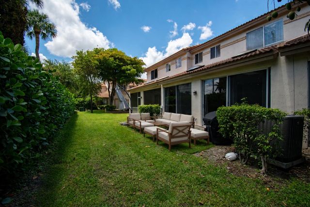 6744 Via Regina, Boca Raton, FL 33433