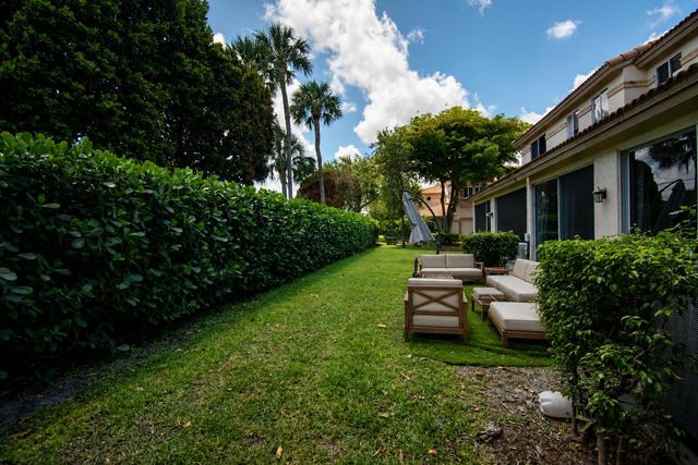 6744 Via Regina, Boca Raton, FL 33433