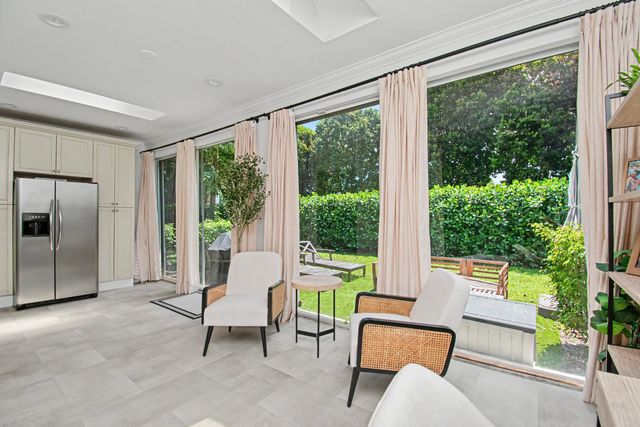 6744 Via Regina, Boca Raton, FL 33433