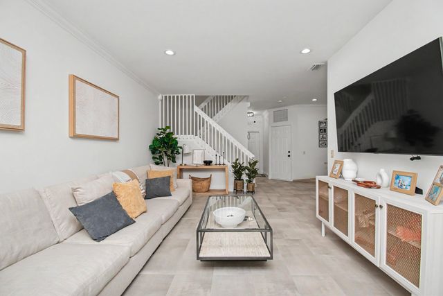 6744 Via Regina, Boca Raton, FL 33433