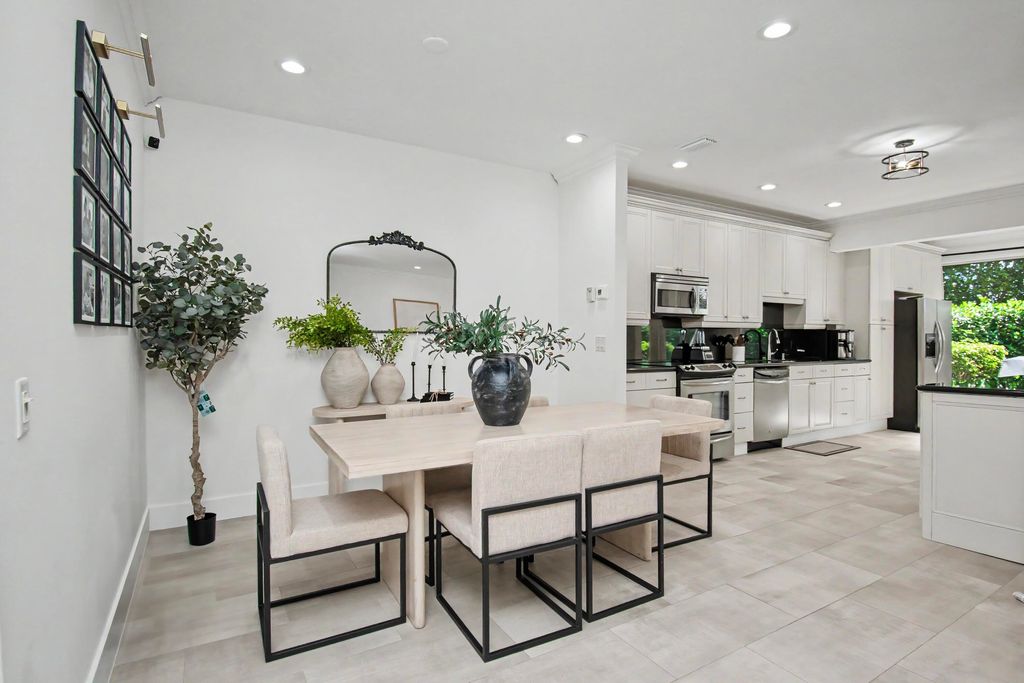 6744 Via Regina, Boca Raton, FL 33433