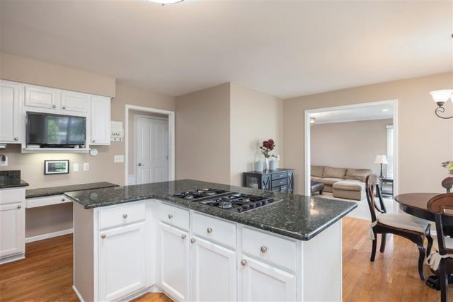 4923 Lexington Court, Rochester, MI 48306