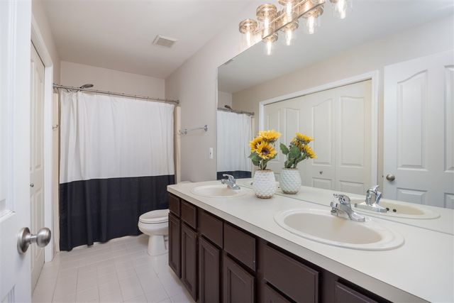 4923 Lexington Court, Rochester, MI 48306
