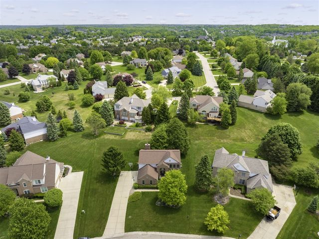 4923 Lexington Court, Rochester, MI 48306