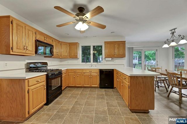 2 Rogers Court, Midland Park, NJ 07432