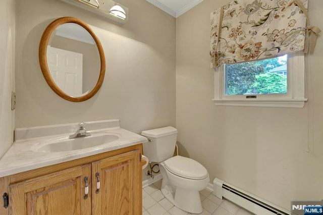 2 Rogers Court, Midland Park, NJ 07432