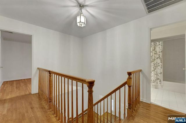 2 Rogers Court, Midland Park, NJ 07432
