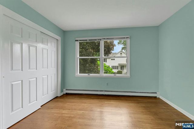 2 Rogers Court, Midland Park, NJ 07432