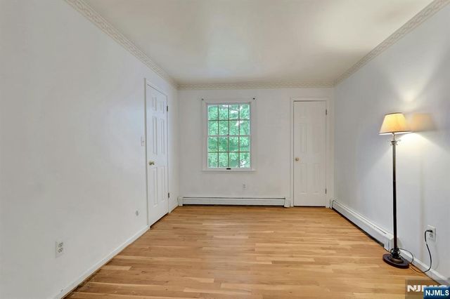 2 Rogers Court, Midland Park, NJ 07432