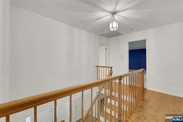 2 Rogers Court, Midland Park, NJ 07432