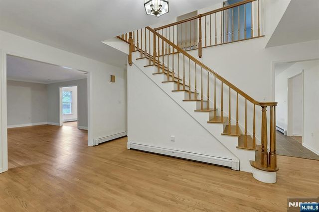 2 Rogers Court, Midland Park, NJ 07432
