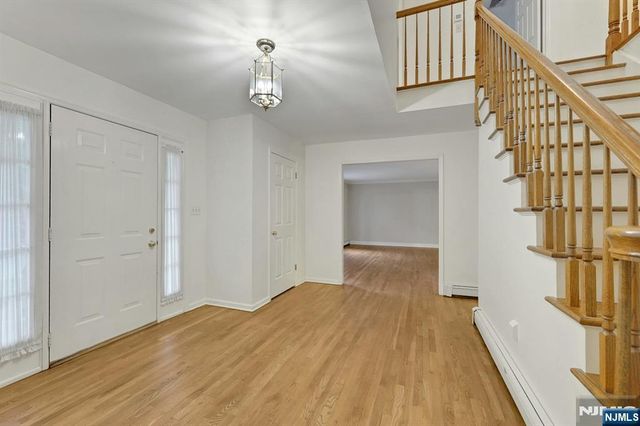 2 Rogers Court, Midland Park, NJ 07432