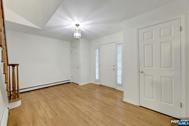 2 Rogers Court, Midland Park, NJ 07432