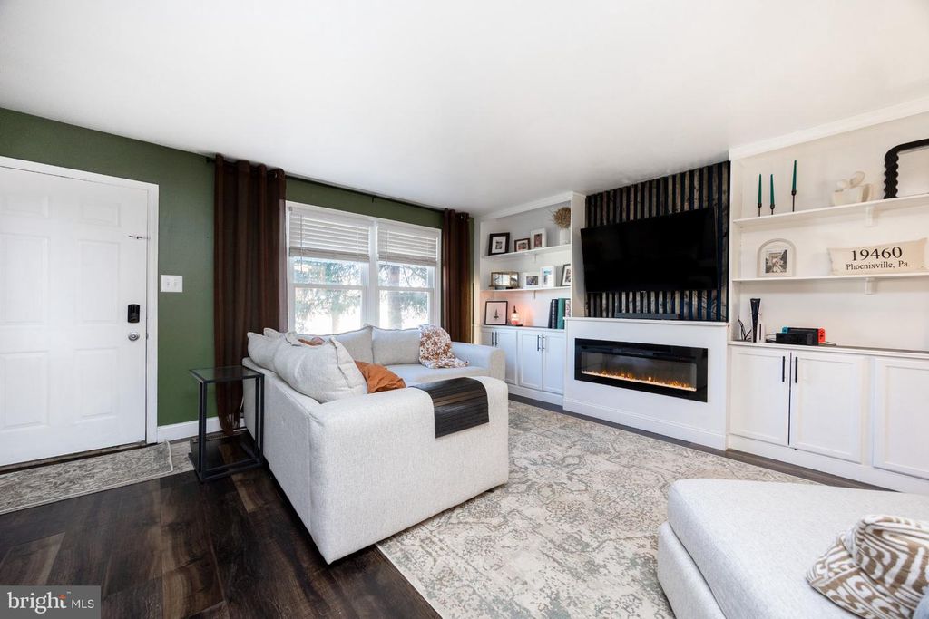 374 WASHINGTON AVE, PHOENIXVILLE, PA 19460 — photo 4