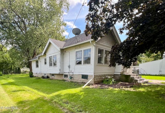 111 S Masters Court, Maumee, OH 43537