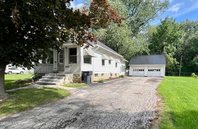 111 S Masters Court, Maumee, OH 43537