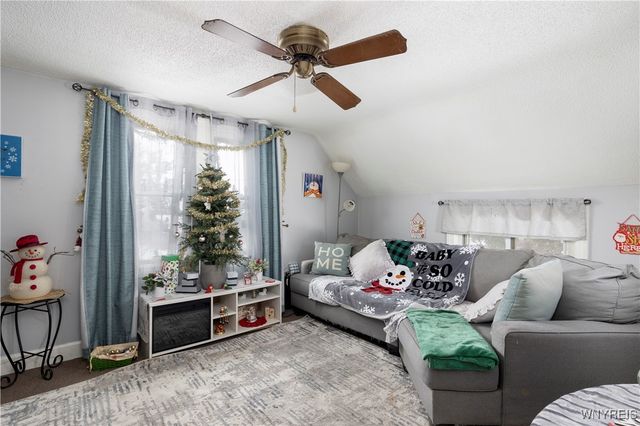 28 North Davis Street, Orchard Park, NY 14127