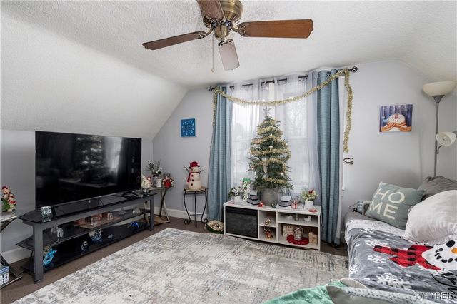 28 North Davis Street, Orchard Park, NY 14127