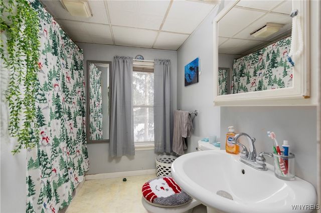 28 North Davis Street, Orchard Park, NY 14127