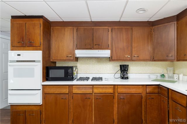 28 North Davis Street, Orchard Park, NY 14127