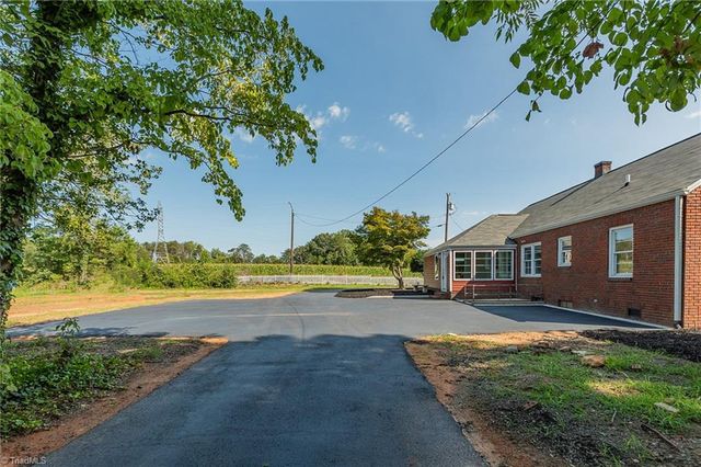 1716 US Highway 220, Stokesdale, NC 27357