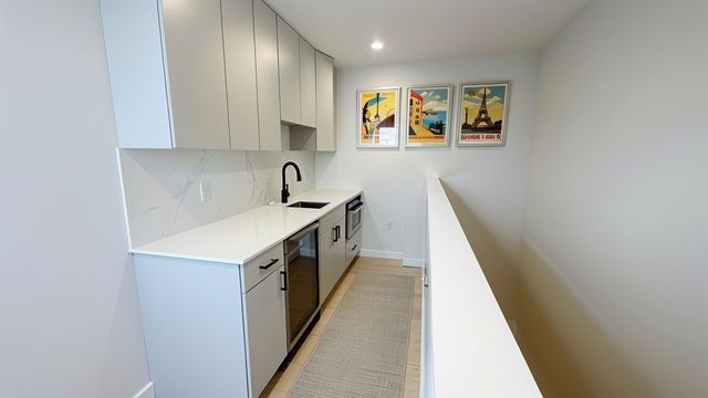 340 W 2nd St P21, Boston, MA 02127