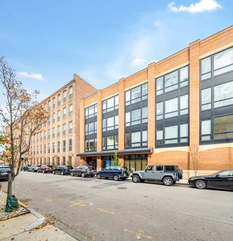 340 W 2nd St P21, Boston, MA 02127