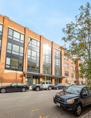 340 W 2nd St P21, Boston, MA 02127