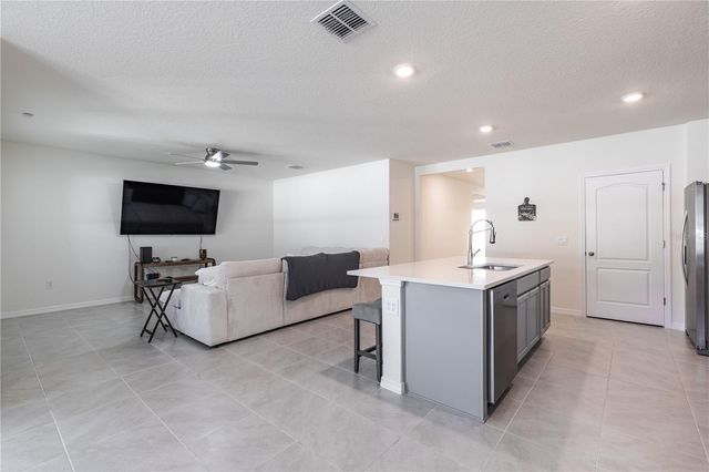 976 BEAR HAMMOCK DRIVE, Umatilla, FL 32784